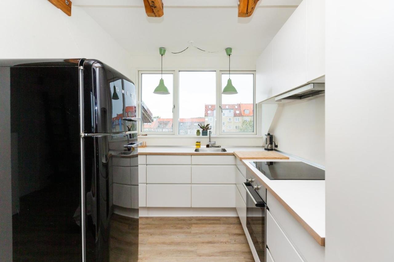 Come Stay In Penthouse With Room For 2-People Århus Exteriör bild